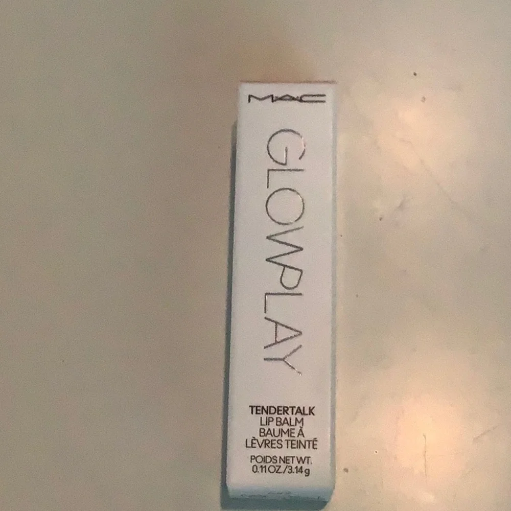 MAC   Glow Play Tendertalk Lip Balm